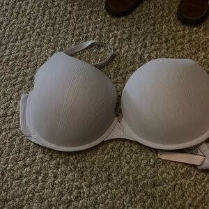 38DD VS lavender colored bra